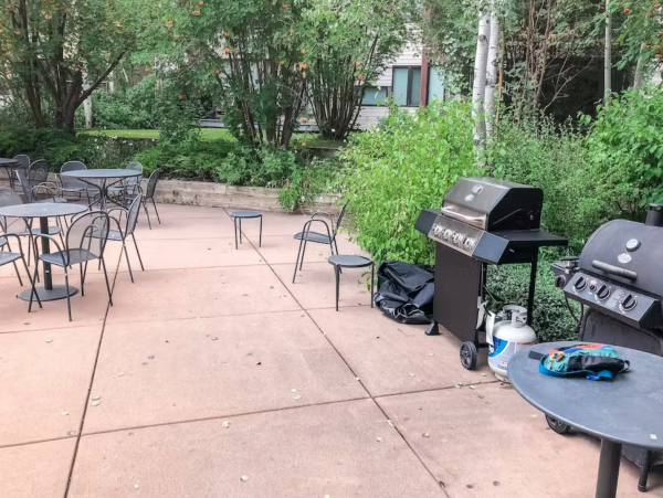 East Vail shuttle with shared hot tub